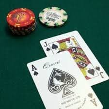 3 pis Slots Hub showing mobile privacy and responsible gaming reminders